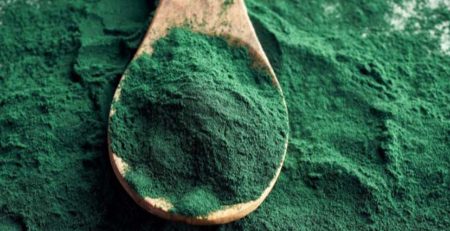 پودر جلبک اسپیرولینا چیست؟ راهنمای جامع کاربرد+نحوه مصرف+ عوارض